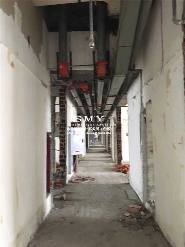 壹品壹號(hào)酒店裝修拆除工地現(xiàn)場(chǎng)-過(guò)道